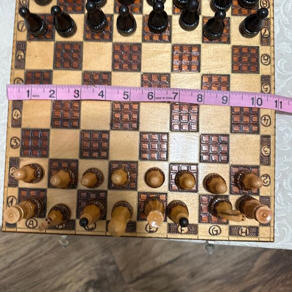 Chess Set With Hinged Carved Wooden Box - Picture 7 of 10